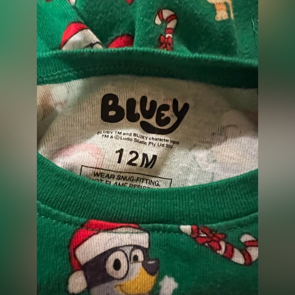 Bluey Christmas pajamas, size 12 months, snug fit, green - Picture 4 of 5